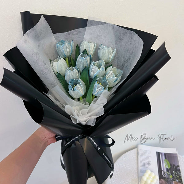 9 Stalks Cuban Blue tulip Flower Bouquet