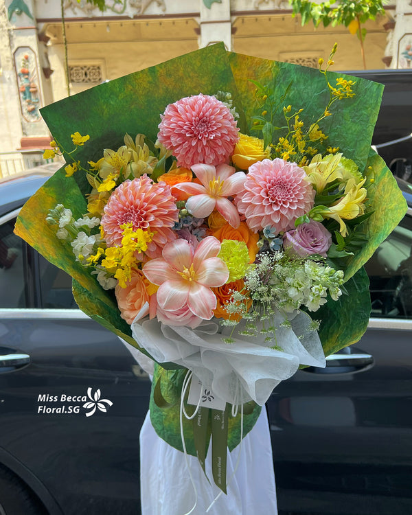 Korea style Fresh flower creamy peach and tulip flower fresh flower bouquet graduation flower