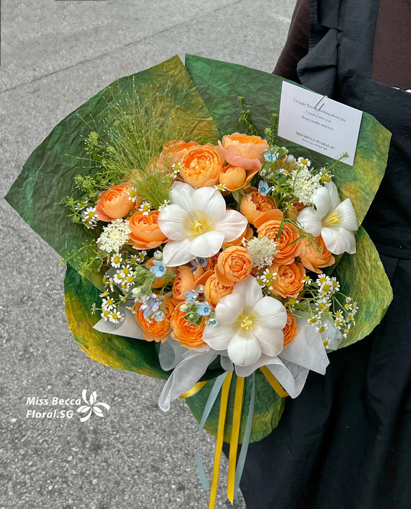 Korea style orange spray rose with tulip flower fresh flower bouquet
