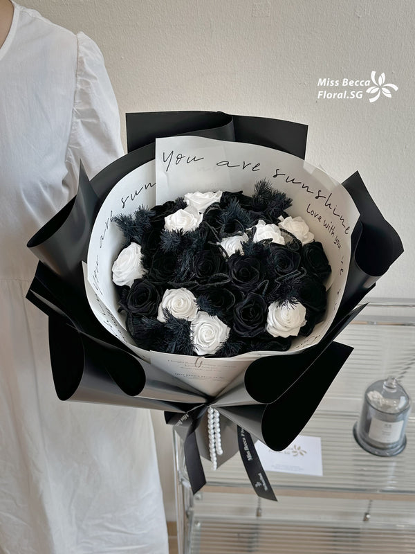 Korea style preserved white and black rose bouquet 30 stalks
