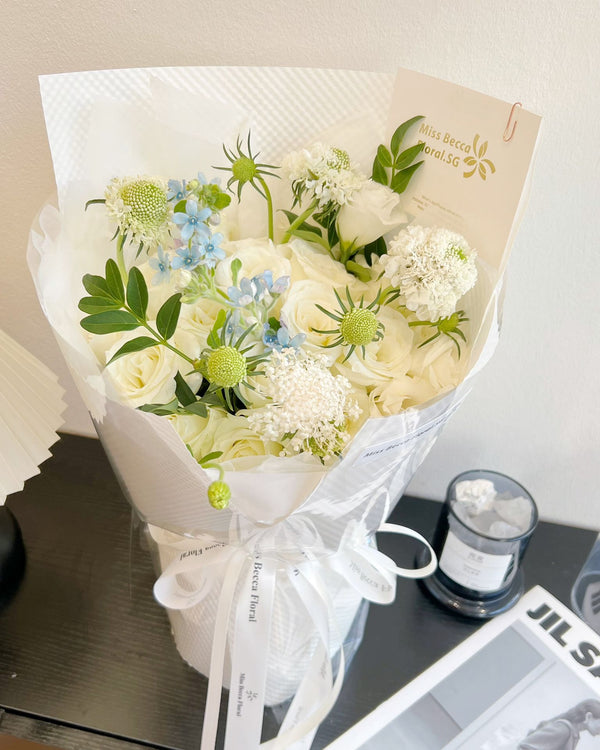 KOREA STYLE WHITE ROSE  AND GREEN  Flower Bouquet