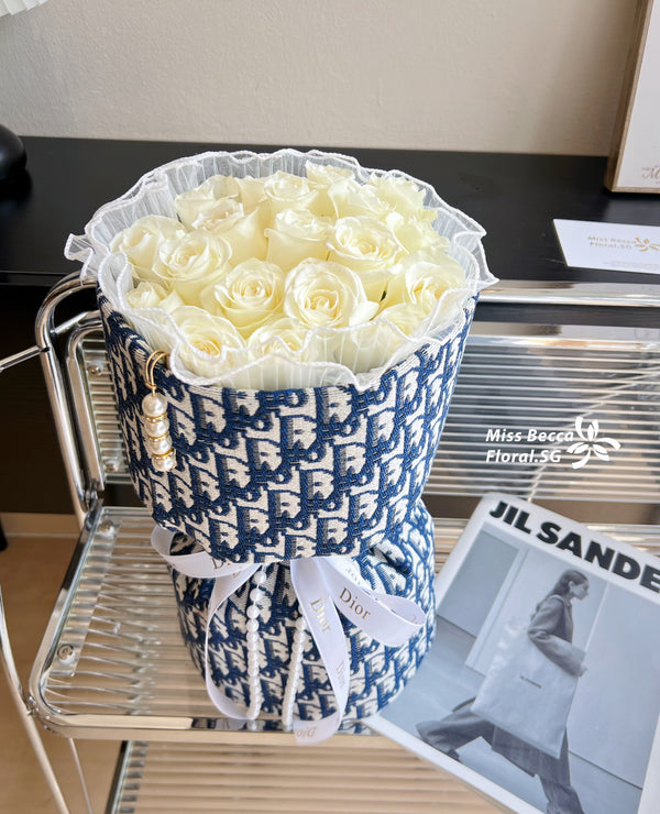 DIO KOREA STYLE FRESH WHITE ROSE FLOWER BOUQUET