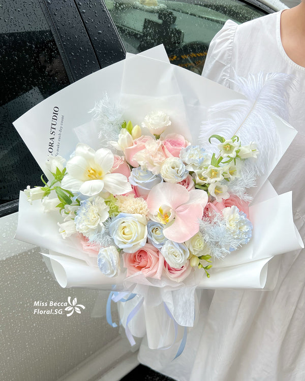 Korea style pink and blue fresh flower bouquet