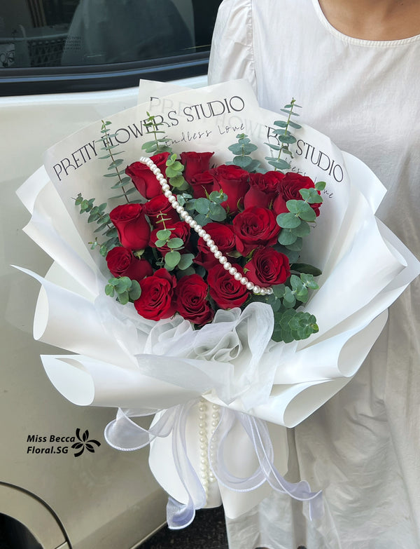 Classic red rose bouquet fresh flower with pearl red rose 19 stalks