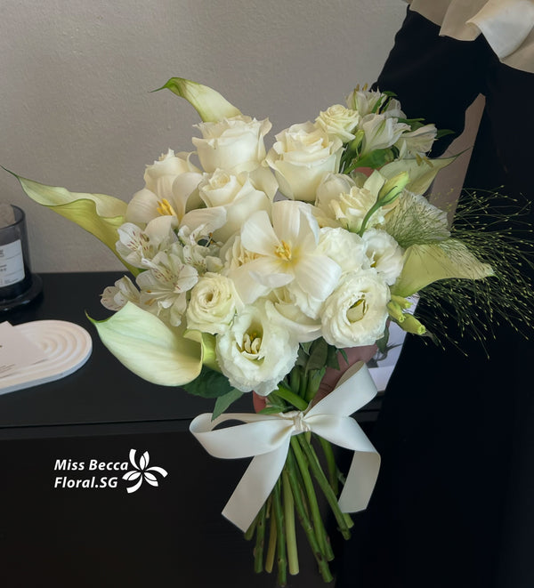 ROM Bridal bouquet calla lily tulip