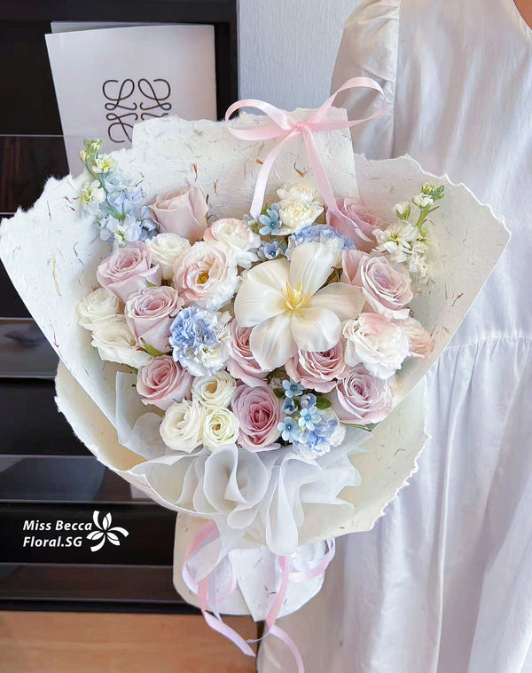 Korea style manta rose with tulip flower bouquet