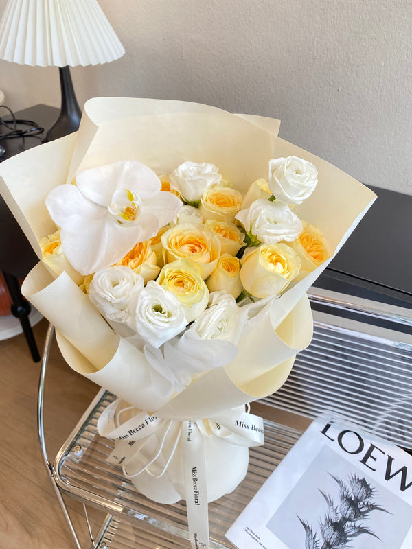 Creamy yellow rose Flower Bouquet