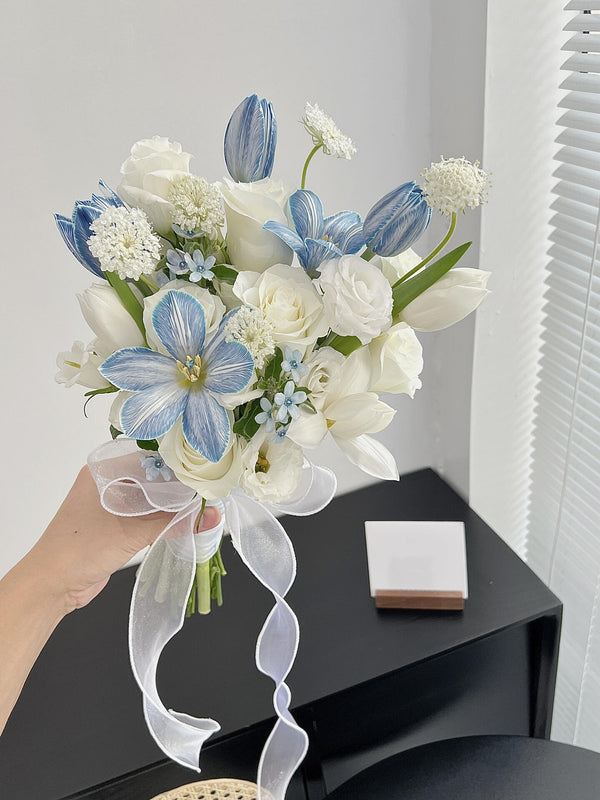 ROM BLUE TULIP WITH ROSE FLOWER BOUQUET