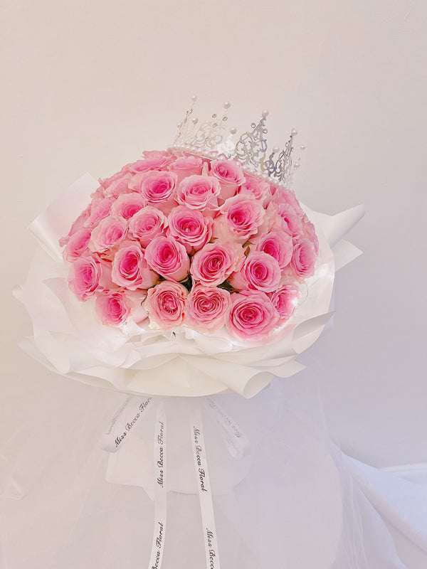 52 Stalks Pink Rose Fresh Flower Bouquet With Crown & Fairy Lights, 33/52/99 stalks available