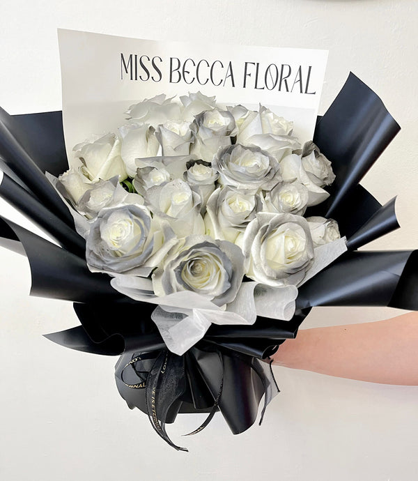 Scottish Pewter Grey Rose Bouquet