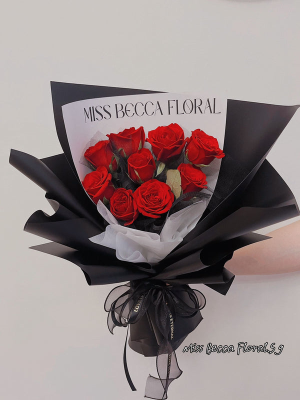 Fresh Red Rose Flower Bouquet With Classic Black