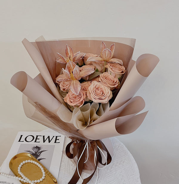 Cappuccino Rose With Brownie Tulip Flower Bouquet